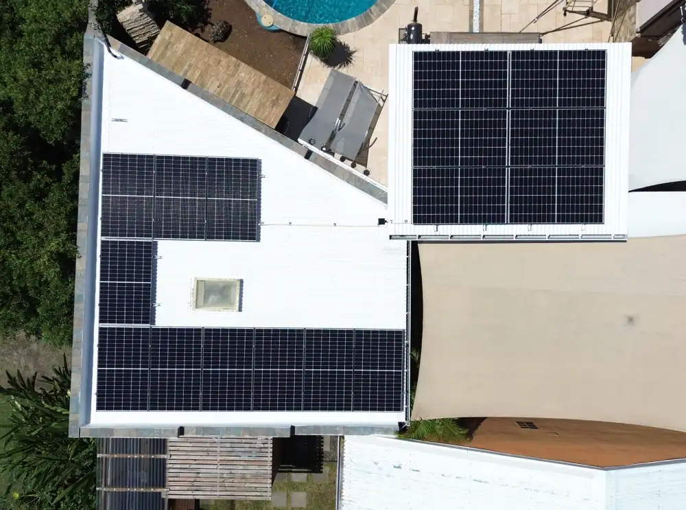 maison-reunion-panneaux-solaires